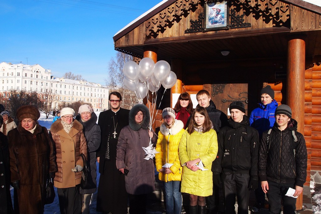 У храма Святого Георгия Победоносца